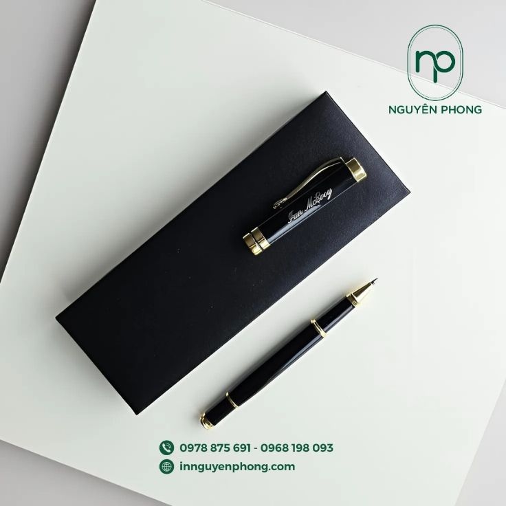 Mẫu hộp đựng bút phong cách tối giản